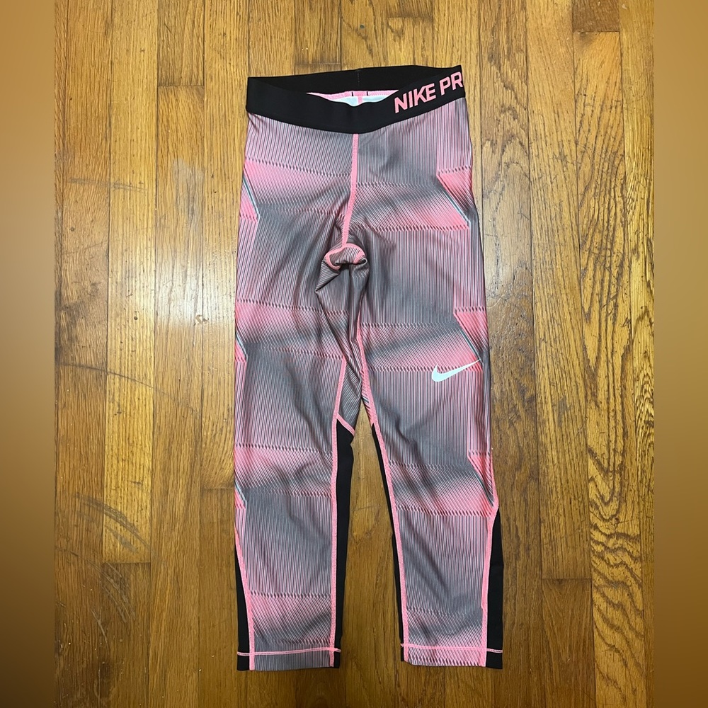 💜EUC Nike Pro Leggings